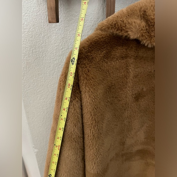 Divided Teddy Bear Coat Size Small. Caramel Brown - Picture 6 of 7